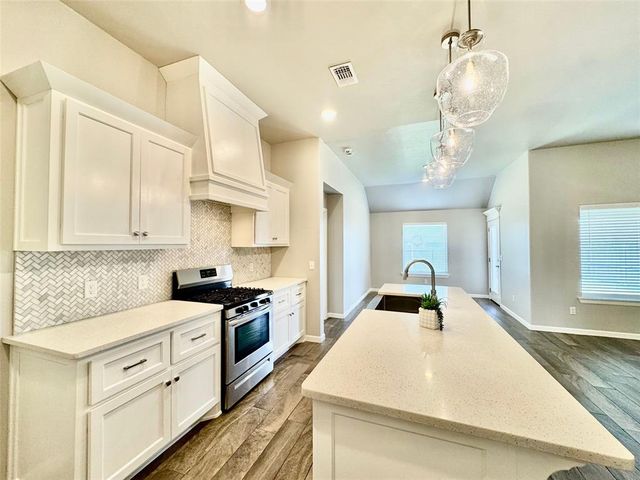 9101 NW 124th Street, Yukon, OK 73099