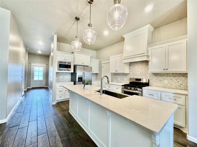 9101 NW 124th Street, Yukon, OK 73099