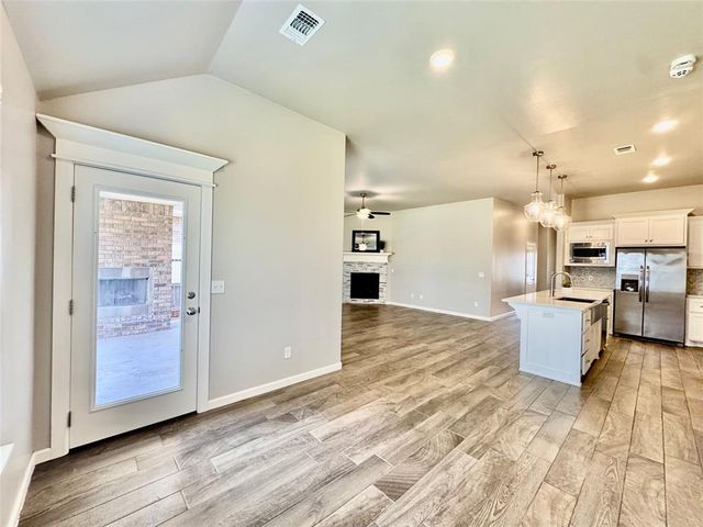 9101 NW 124th Street, Yukon, OK 73099