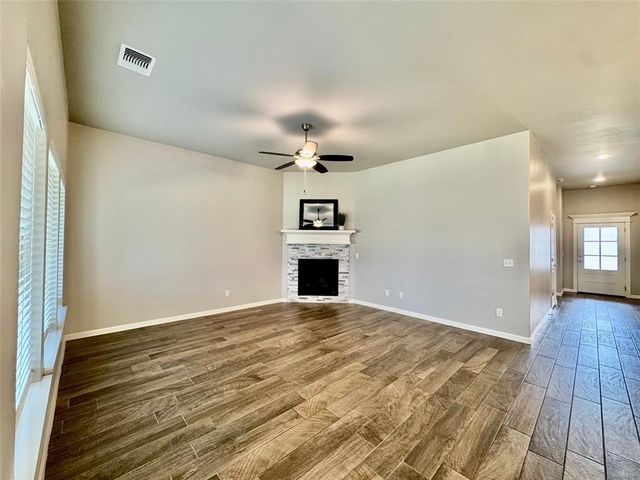 9101 NW 124th Street, Yukon, OK 73099