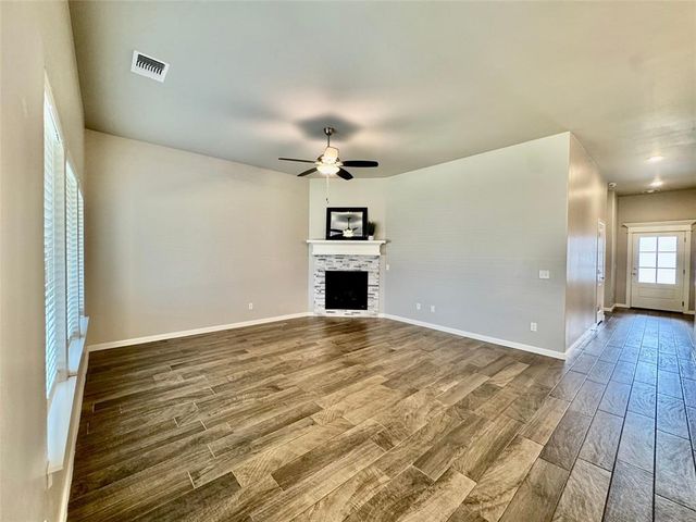 9101 NW 124th Street, Yukon, OK 73099