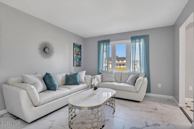 217 Long Meadow Lane, Rotterdam, NY 12306