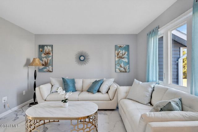 217 Long Meadow Lane, Rotterdam, NY 12306