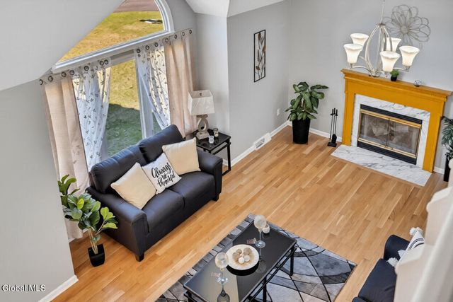 217 Long Meadow Lane, Rotterdam, NY 12306