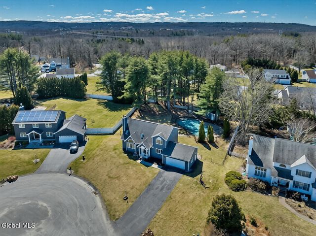 217 Long Meadow Lane, Rotterdam, NY 12306