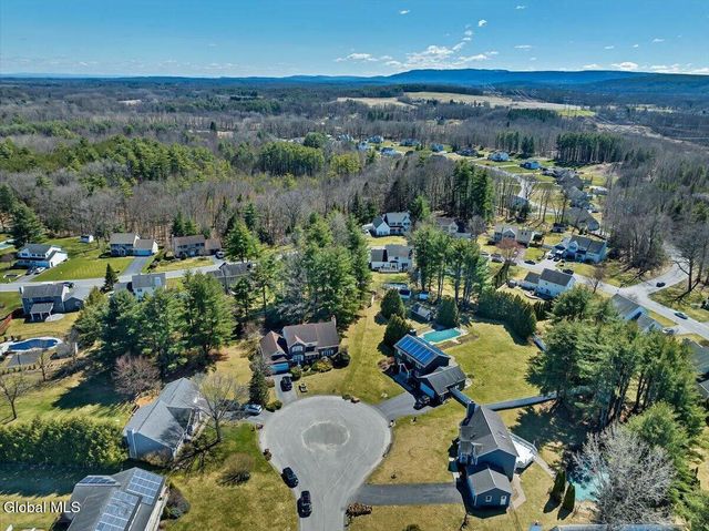 217 Long Meadow Lane, Rotterdam, NY 12306