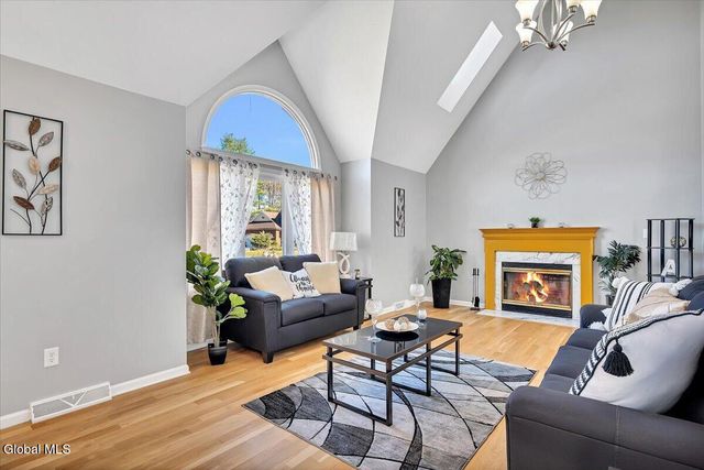 217 Long Meadow Lane, Rotterdam, NY 12306