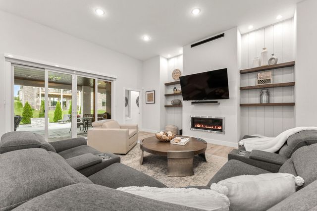 3705 E Cypress Street, Springfield, MO 65802