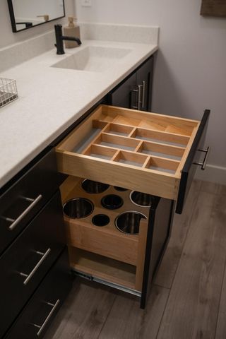 3705 E Cypress Street, Springfield, MO 65802