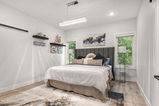 3705 E Cypress Street, Springfield, MO 65802