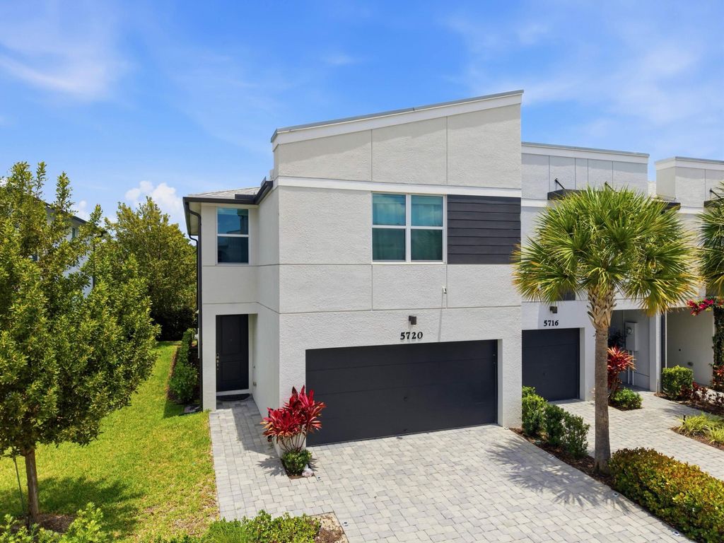 5720 Mentmore Drive, West Palm Beach, FL 33407