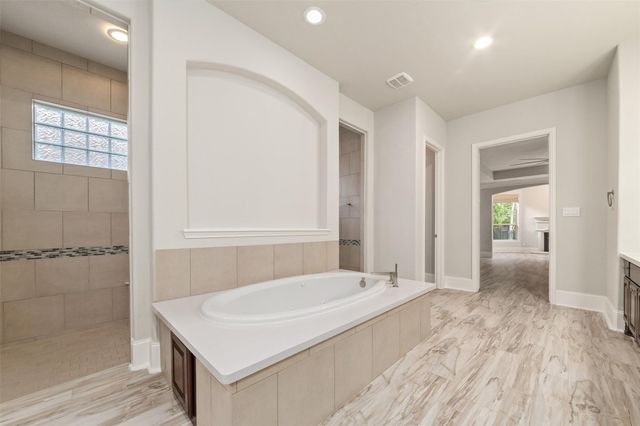 2948 S Cotswold Manor Drive, Kingwood, TX 77339