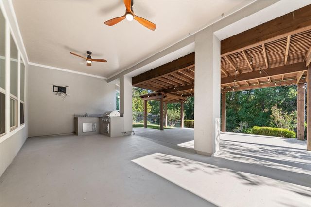 2948 S Cotswold Manor Drive, Kingwood, TX 77339