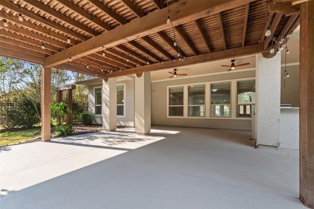 2948 S Cotswold Manor Drive, Kingwood, TX 77339
