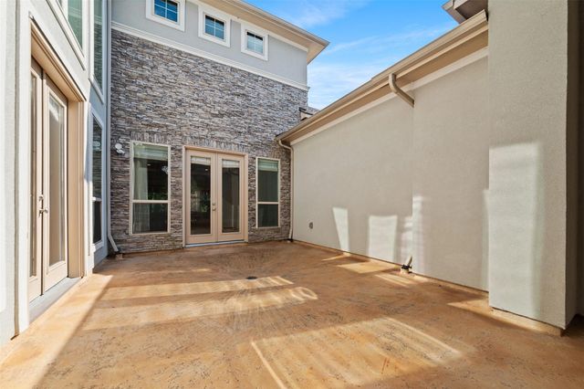 2948 S Cotswold Manor Drive, Kingwood, TX 77339