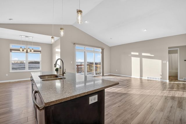 4617 Eden Way, Cedar Falls, IA 50613