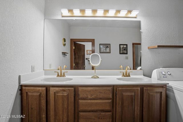 580 W Sunset Avenue, Oracle, AZ 85623