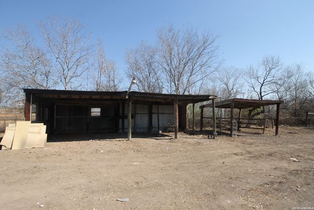 536 W Villaret, San Antonio, TX 78221