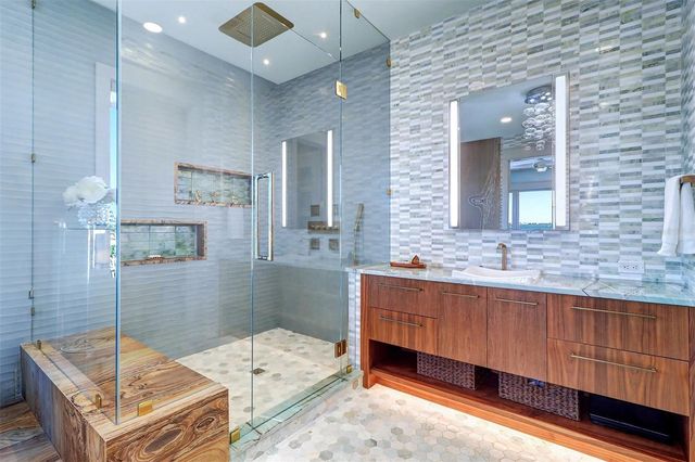 4635 DOLPHIN CAY LANE S, St Petersburg, FL 33711