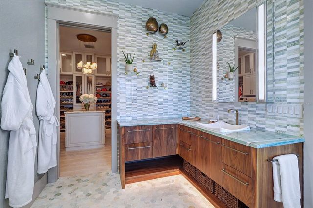 4635 DOLPHIN CAY LANE S, St Petersburg, FL 33711