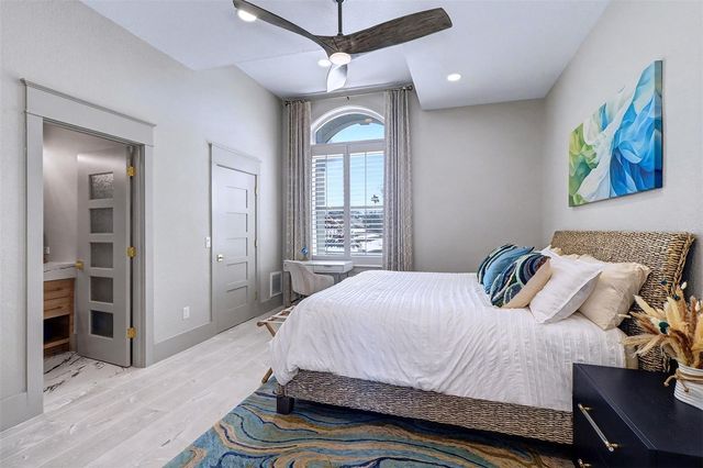 4635 DOLPHIN CAY LANE S, St Petersburg, FL 33711