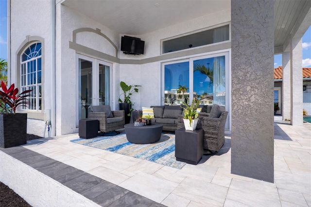 4635 DOLPHIN CAY LANE S, St Petersburg, FL 33711