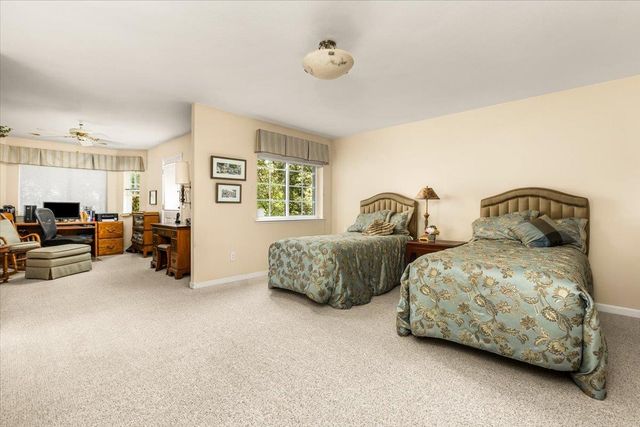 922 Freeman Ln, Grass Valley, CA 95949