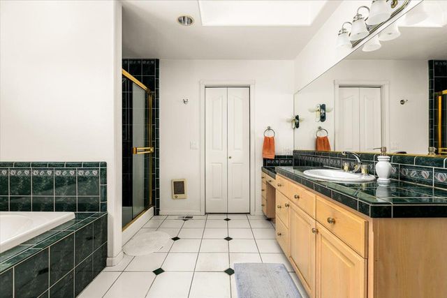 922 Freeman Ln, Grass Valley, CA 95949