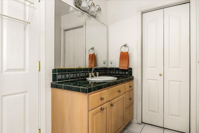 922 Freeman Ln, Grass Valley, CA 95949