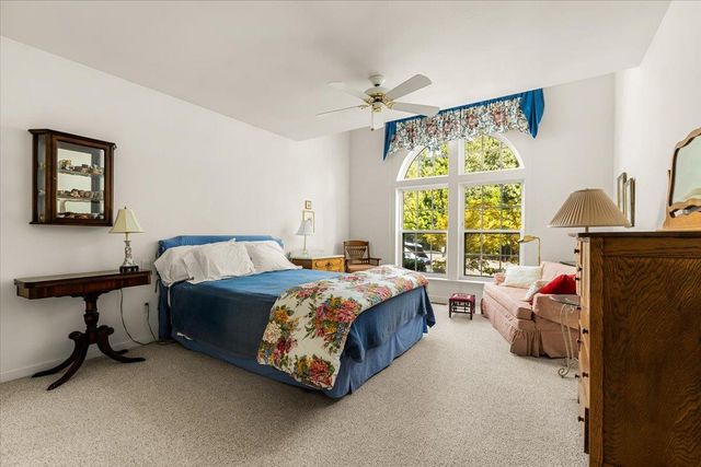 922 Freeman Ln, Grass Valley, CA 95949