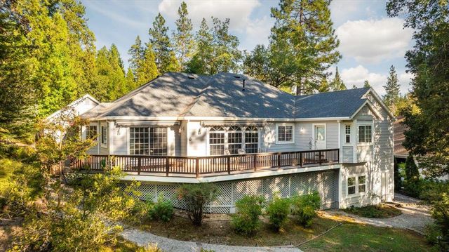 922 Freeman Ln, Grass Valley, CA 95949
