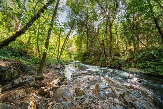 922 Freeman Ln, Grass Valley, CA 95949