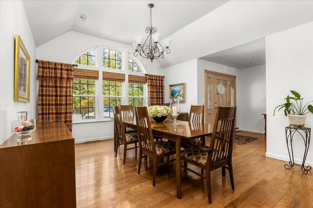 922 Freeman Ln, Grass Valley, CA 95949