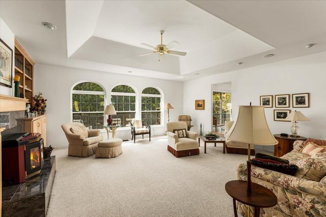 922 Freeman Ln, Grass Valley, CA 95949