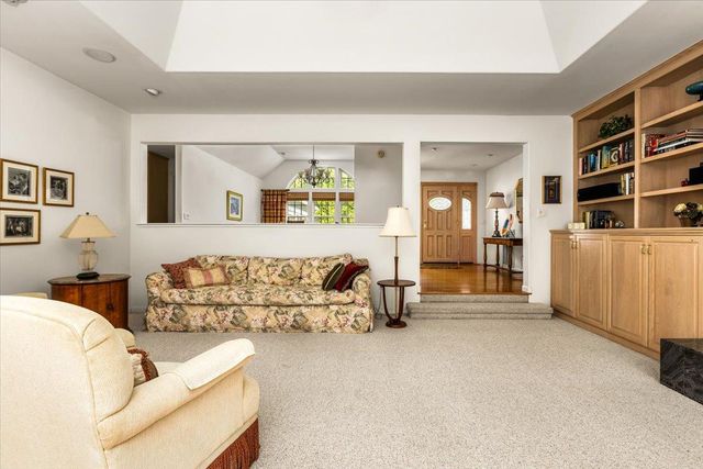 922 Freeman Ln, Grass Valley, CA 95949