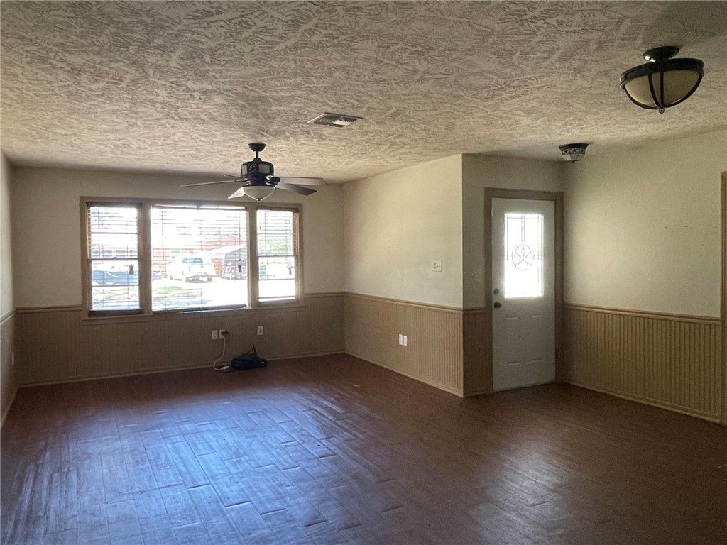 601 Anderson Street, Hearne, TX 77859 — photo 2