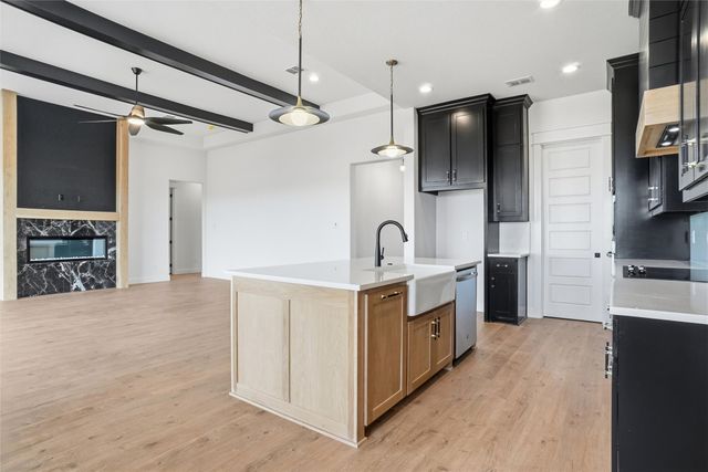 6961 Eagle Creek Drive, Godley, TX 76044