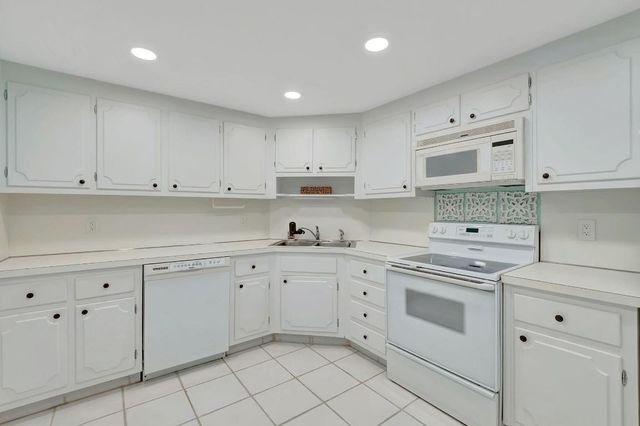 1000 Lowry Street 1f, Delray Beach, FL 33483