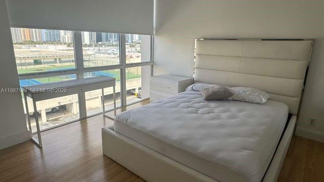 16909 N Bay Rd 710, Sunny Isles Beach, FL 33160