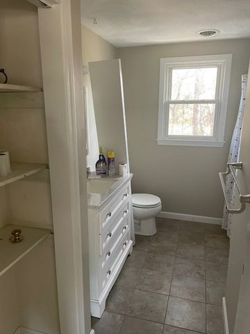 18 Jetwood St 18, North Andover, MA 01845