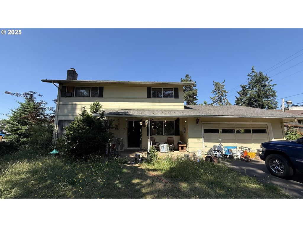 935 S RIVER Rd, Cottage Grove, OR 97424