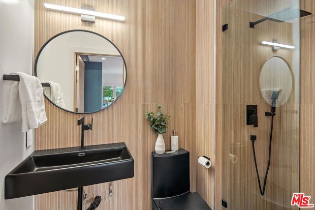 4050 Clarinda Drive, Tarzana (los Angeles), CA 91356