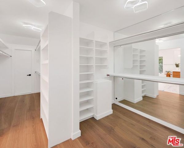 4050 Clarinda Drive, Tarzana (los Angeles), CA 91356