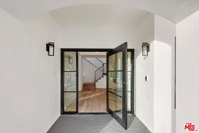 4050 Clarinda Drive, Tarzana (los Angeles), CA 91356