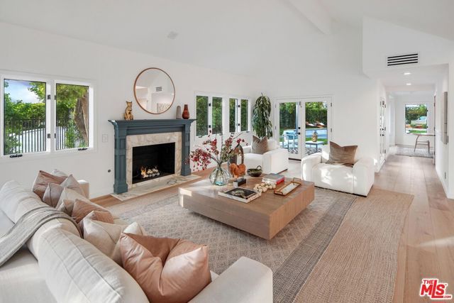 4050 Clarinda Drive, Tarzana (los Angeles), CA 91356