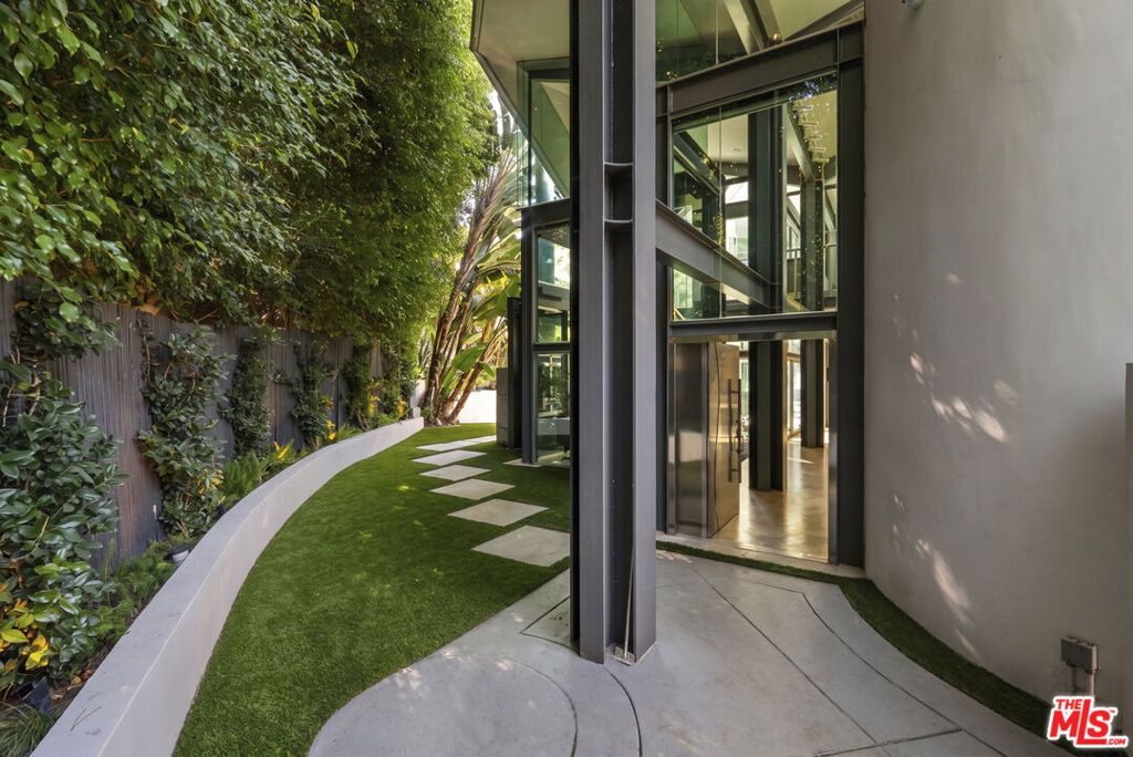 8538 Eastwood Road, Los Angeles, CA 90046 — photo 3