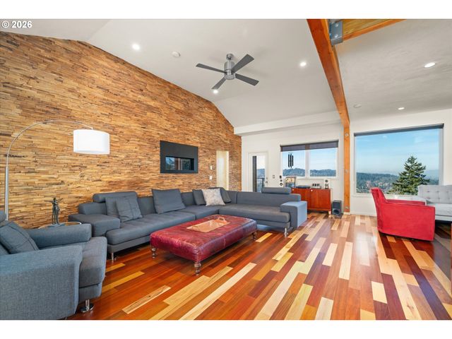 3970 N SHASTA Loop, Eugene, OR 97405