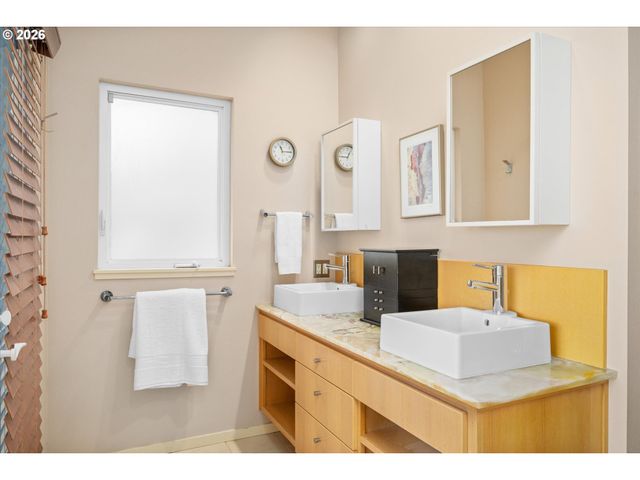 3970 N SHASTA Loop, Eugene, OR 97405