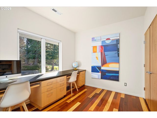 3970 N SHASTA Loop, Eugene, OR 97405