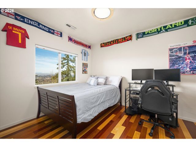 3970 N SHASTA Loop, Eugene, OR 97405